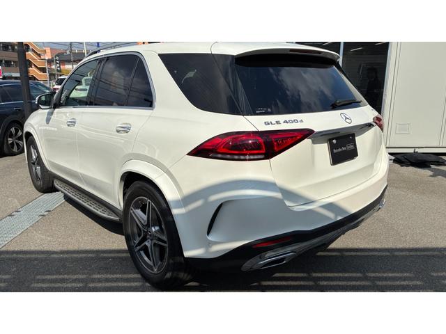 GLE GLE400d 4マチックスポーツ パノラミックスライディングルーフ ダイヤモンドホワイト レーダーセーフティパッケージ ブラインドスポットアシスト 純正アルミホイール 運転席助手席メモリー機能付きパワーシート ワイヤレスチャージング(4枚目)