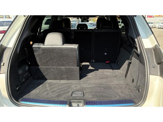 GLE GLE400d 4マチックスポーツ パノラミックスライディングルーフ ダイヤモンドホワイト レーダーセーフティパッケージ ブラインドスポットアシスト 純正アルミホイール 運転席助手席メモリー機能付きパワーシート ワイヤレスチャージング(12枚目)