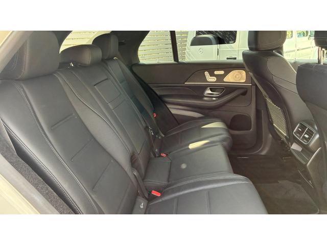 GLE GLE400d 4マチックスポーツ パノラミックスライディングルーフ ダイヤモンドホワイト レーダーセーフティパッケージ ブラインドスポットアシスト 純正アルミホイール 運転席助手席メモリー機能付きパワーシート ワイヤレスチャージング(17枚目)