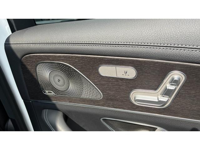 GLE GLE400d 4マチックスポーツ パノラミックスライディングルーフ ダイヤモンドホワイト レーダーセーフティパッケージ ブラインドスポットアシスト 純正アルミホイール 運転席助手席メモリー機能付きパワーシート ワイヤレスチャージング(18枚目)