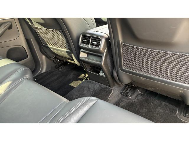 GLE GLE400d 4マチックスポーツ パノラミックスライディングルーフ ダイヤモンドホワイト レーダーセーフティパッケージ ブラインドスポットアシスト 純正アルミホイール 運転席助手席メモリー機能付きパワーシート ワイヤレスチャージング(25枚目)