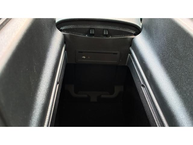 GLE GLE400d 4マチックスポーツ パノラミックスライディングルーフ ダイヤモンドホワイト レーダーセーフティパッケージ ブラインドスポットアシスト 純正アルミホイール 運転席助手席メモリー機能付きパワーシート ワイヤレスチャージング(26枚目)