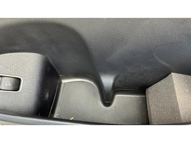 GLE GLE400d 4マチックスポーツ パノラミックスライディングルーフ ダイヤモンドホワイト レーダーセーフティパッケージ ブラインドスポットアシスト 純正アルミホイール 運転席助手席メモリー機能付きパワーシート ワイヤレスチャージング(32枚目)