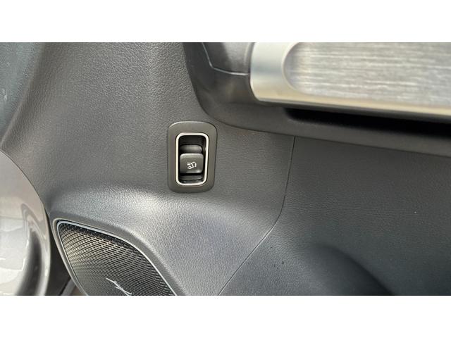 GLB GLB35 4マチック アドバンスドパッケージ マウンテングレー 運転席助手席メモリ機能付パワーシート レーダーセーフティパッケージ ブラインドスポットアシスト AMGデザインアルミホイール 3列シート HDDナビ タイプC(32枚目)