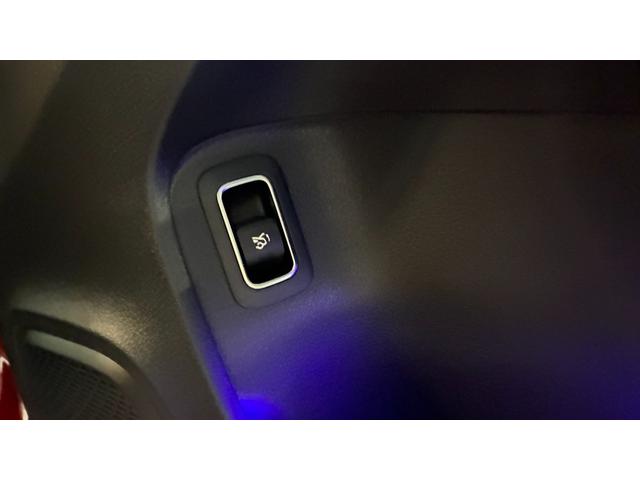 運転席からトランク操作できます☆