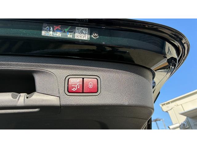 GLE GLE300d 4マチック レーダーセーフティパッケージ ブラインドスポットアシスト 運転席助手席メモリー機能付きパワーシート シートヒーター 純正アルミホイール エアサスペンション エメラルドグリーン MBUX デジタルTV(11枚目)