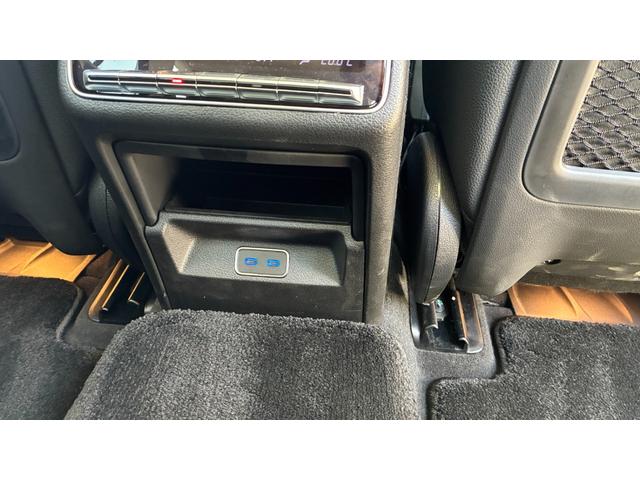 GLE GLE300d 4マチック レーダーセーフティパッケージ ブラインドスポットアシスト 運転席助手席メモリー機能付きパワーシート シートヒーター 純正アルミホイール エアサスペンション エメラルドグリーン MBUX デジタルTV(23枚目)