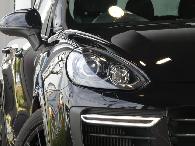 カイエン ＧＴＳ　後期型　黒半革　スポクロ　パノラマＳＲ　スポエグ　　　８ＷＡＹ　シートヒーター　ＰＣＭナビ　地デジ　Ｂカメラ　電動リアゲート　ソフトクローズ　　ＢＯＳＥ　ＲＳスパイダー２０ＡＷ　　正規Ｄ車　１オナ（3枚目）