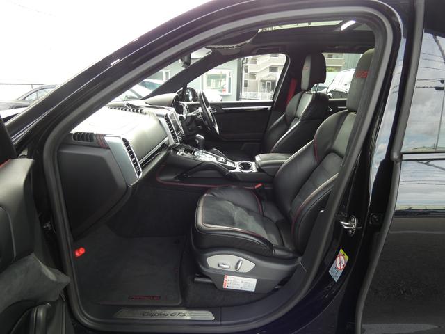 カイエン ＧＴＳ　後期型　黒半革　スポクロ　パノラマＳＲ　スポエグ　　　８ＷＡＹ　シートヒーター　ＰＣＭナビ　地デジ　Ｂカメラ　電動リアゲート　ソフトクローズ　　ＢＯＳＥ　ＲＳスパイダー２０ＡＷ　　正規Ｄ車　１オナ（15枚目）