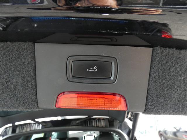 カイエン ＧＴＳ　後期型　黒半革　スポクロ　パノラマＳＲ　スポエグ　　　８ＷＡＹ　シートヒーター　ＰＣＭナビ　地デジ　Ｂカメラ　電動リアゲート　ソフトクローズ　　ＢＯＳＥ　ＲＳスパイダー２０ＡＷ　　正規Ｄ車　１オナ（18枚目）