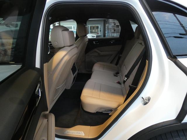 カイエン E-ハイブリッド ベージュ革 スポクロ シートヒーター PCMナビ 全周カメラ ACC LCA LDW LEDヘッドライト エントリーD 8WAY PASM 純正20AW 禁煙 右H 正規D車(16枚目)