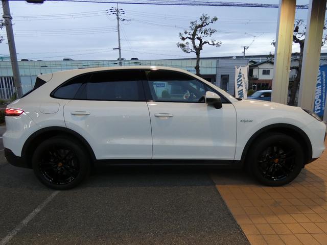 カイエン E-ハイブリッド ベージュ革 スポクロ シートヒーター PCMナビ 全周カメラ ACC LCA LDW LEDヘッドライト エントリーD 8WAY PASM 純正20AW 禁煙 右H 正規D車(46枚目)