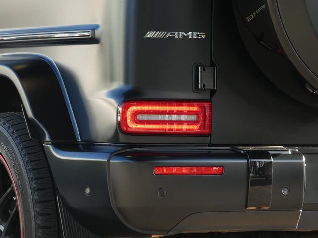 Ｇクラス Ｇ６３　ＡＭＧレザーエクスクルーシブパッケージ　黒革　アダプティブＤ　ＳＲ　エディションマットブラック仕様　シートヒーター　ベンチレーター　リラクゼーション　ＲＳＰ　純正ナビ　地デジ　全周カメラ　ブルメスター　ＡＭＧ２２ＡＷ　禁煙　右Ｈ　正規Ｄ車（4枚目）