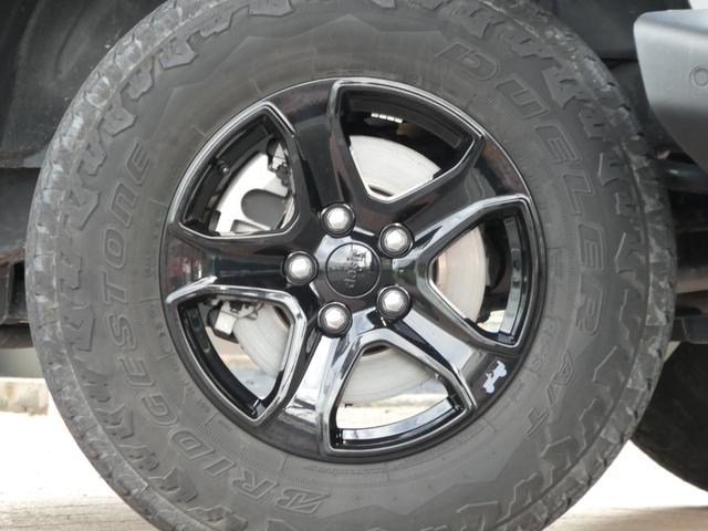 ジープ・ラングラーアンリミテッド スポーツアルティテュード 限定300台 ブラックインテリア 純正ナビ LED ACC Bカメラ AppleCarPlay 純正17AW 禁煙 下取車 正規D車(6枚目)