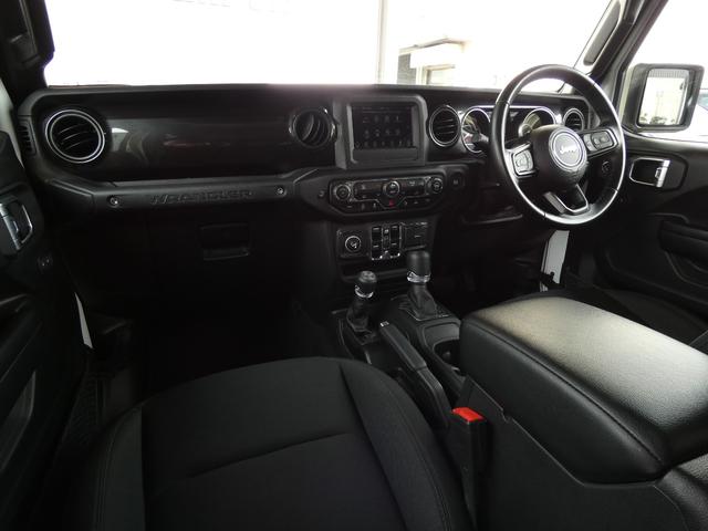 ジープ・ラングラーアンリミテッド スポーツアルティテュード 限定300台 ブラックインテリア 純正ナビ LED ACC Bカメラ AppleCarPlay 純正17AW 禁煙 下取車 正規D車(7枚目)