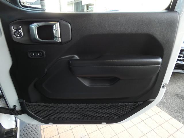 ジープ・ラングラーアンリミテッド スポーツアルティテュード 限定300台 ブラックインテリア 純正ナビ LED ACC Bカメラ AppleCarPlay 純正17AW 禁煙 下取車 正規D車(42枚目)