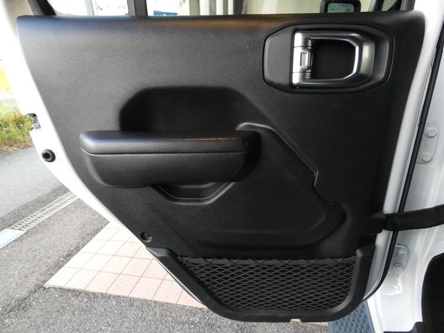 ジープ・ラングラーアンリミテッド スポーツアルティテュード 限定300台 ブラックインテリア 純正ナビ LED ACC Bカメラ AppleCarPlay 純正17AW 禁煙 下取車 正規D車(44枚目)