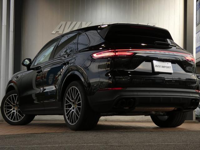 カイエン プラチナエディション 特別仕様車 スポクロ パノラマ 黒革 シートヒーター PCMナビ BOSE 全周C ACC LCA LED(PDLS付)4ゾーンAC RSスパイダー21AW 禁煙 1オナ 右H 正規D車(2枚目)