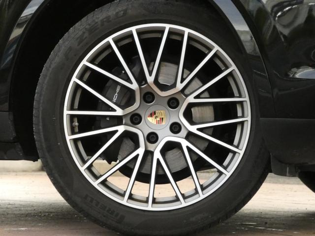 カイエン プラチナエディション 特別仕様車 スポクロ パノラマ 黒革 シートヒーター PCMナビ BOSE 全周C ACC LCA LED(PDLS付)4ゾーンAC RSスパイダー21AW 禁煙 1オナ 右H 正規D車(6枚目)