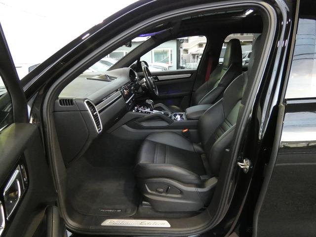 カイエン プラチナエディション 特別仕様車 スポクロ パノラマ 黒革 シートヒーター PCMナビ BOSE 全周C ACC LCA LED(PDLS付)4ゾーンAC RSスパイダー21AW 禁煙 1オナ 右H 正規D車(15枚目)