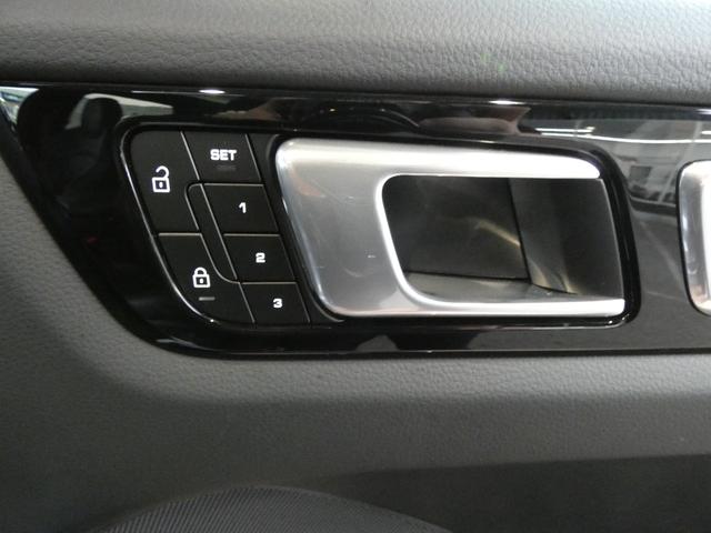 カイエン プラチナエディション 特別仕様車 スポクロ パノラマ 黒革 シートヒーター PCMナビ BOSE 全周C ACC LCA LED(PDLS付)4ゾーンAC RSスパイダー21AW 禁煙 1オナ 右H 正規D車(57枚目)