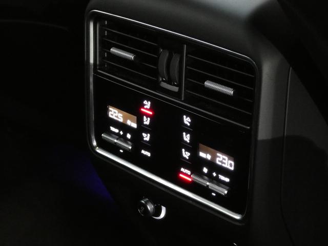 カイエン プラチナエディション 特別仕様車 スポクロ パノラマ 黒革 シートヒーター PCMナビ BOSE 全周C ACC LCA LED(PDLS付)4ゾーンAC RSスパイダー21AW 禁煙 1オナ 右H 正規D車(66枚目)