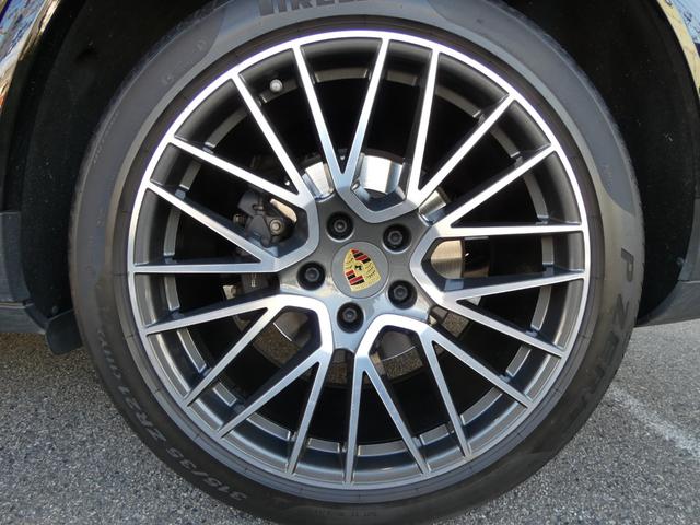 カイエン ベースグレード　黒革　ＬＥＤ　エントリーＤ　ＡＣＣ　８ＷＡＹ　前後シートヒーター　ＬＣＡ　ＬＫＡ　純正ＰＣＭナビ　全周カメラ　アップルカープレイ　電動リアゲート　純正ＲＳスパイダー２１ＡＷ　禁煙　右Ｈ　正規Ｄ車（52枚目）