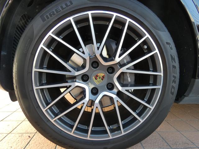 カイエン ベースグレード　黒革　ＬＥＤ　エントリーＤ　ＡＣＣ　８ＷＡＹ　前後シートヒーター　ＬＣＡ　ＬＫＡ　純正ＰＣＭナビ　全周カメラ　アップルカープレイ　電動リアゲート　純正ＲＳスパイダー２１ＡＷ　禁煙　右Ｈ　正規Ｄ車（53枚目）