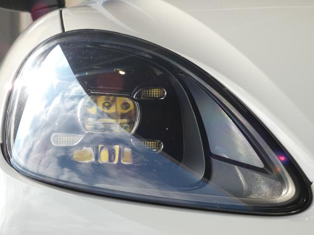 カイエン ベースグレード　黒革　スポーツクロノパッケージ　スポーツデザインフロントバンパー　ＬＥＤ　ＡＣＣ　８ＷＡＹ　シートヒーター　ＬＣＡ　ＬＫＡ　ＰＣＭナビ　全周カメラ　アップルカープレイ　純正２２ＡＷ　禁煙　正規Ｄ車（33枚目）