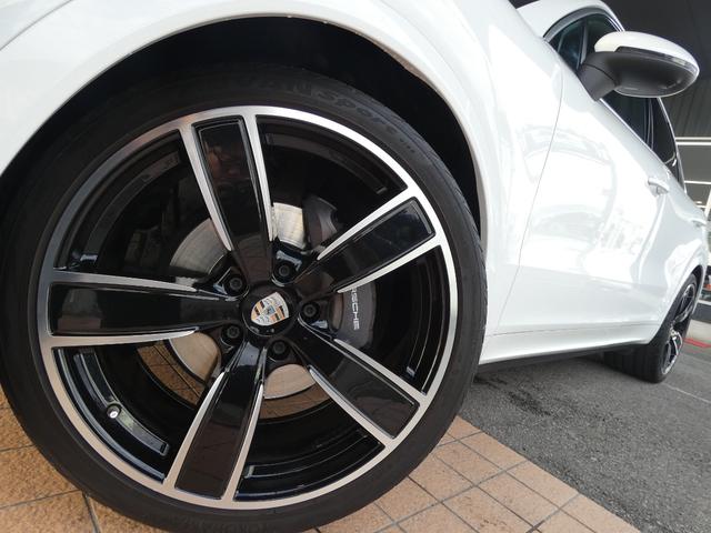 カイエン ベースグレード　黒革　スポーツクロノパッケージ　スポーツデザインフロントバンパー　ＬＥＤ　ＡＣＣ　８ＷＡＹ　シートヒーター　ＬＣＡ　ＬＫＡ　ＰＣＭナビ　全周カメラ　アップルカープレイ　純正２２ＡＷ　禁煙　正規Ｄ車（41枚目）