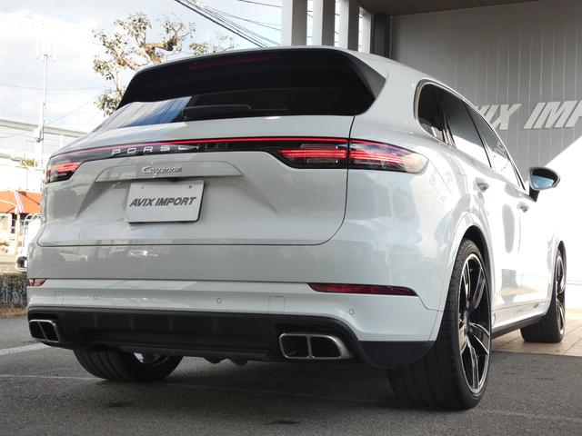 カイエン ベースグレード　黒革　スポーツクロノパッケージ　スポーツデザインフロントバンパー　ＬＥＤ　ＡＣＣ　８ＷＡＹ　シートヒーター　ＬＣＡ　ＬＫＡ　ＰＣＭナビ　全周カメラ　アップルカープレイ　純正２２ＡＷ　禁煙　正規Ｄ車（49枚目）