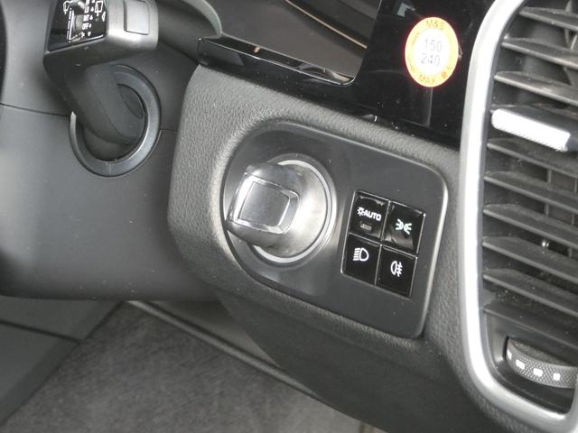 カイエン ベースグレード　黒革　スポーツクロノパッケージ　スポーツデザインフロントバンパー　ＬＥＤ　ＡＣＣ　８ＷＡＹ　シートヒーター　ＬＣＡ　ＬＫＡ　ＰＣＭナビ　全周カメラ　アップルカープレイ　純正２２ＡＷ　禁煙　正規Ｄ車（58枚目）