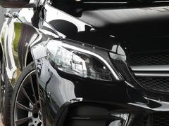 安心の右ハンドル＆買取車！！　禁煙車　取説・記録簿付き　もちろん修復歴御座いません！！　外装色は人気のオブシディアンブラックに内装は鮮やかなレッドレザーシート＆ 3