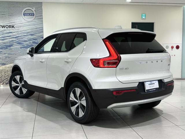 XC40 認定中古車Selekt 保証付 Google搭載 電動シート シートヒーター 電動バックドア 360度カメラ アルミホイール オレフォスシフトノブ LEDライト ハーマンカードン(3枚目)