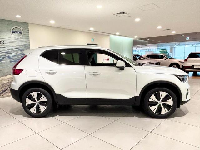 XC40 認定中古車Selekt 保証付 Google搭載 電動シート シートヒーター 電動バックドア 360度カメラ アルミホイール オレフォスシフトノブ LEDライト ハーマンカードン(4枚目)