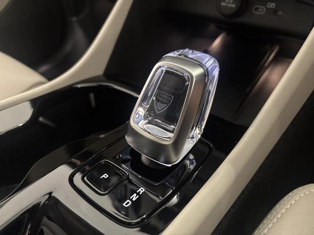 XC40 認定中古車Selekt 保証付 Google搭載 電動シート シートヒーター 電動バックドア 360度カメラ アルミホイール オレフォスシフトノブ LEDライト ハーマンカードン(6枚目)