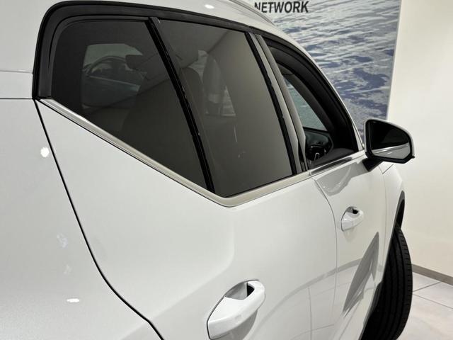 XC40 認定中古車Selekt 保証付 Google搭載 電動シート シートヒーター 電動バックドア 360度カメラ アルミホイール オレフォスシフトノブ LEDライト ハーマンカードン(31枚目)