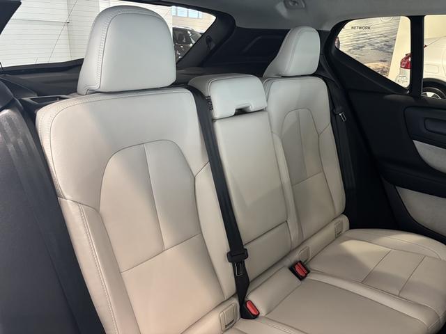 XC40 認定中古車Selekt 保証付 Google搭載 電動シート シートヒーター 電動バックドア 360度カメラ アルミホイール オレフォスシフトノブ LEDライト ハーマンカードン(53枚目)