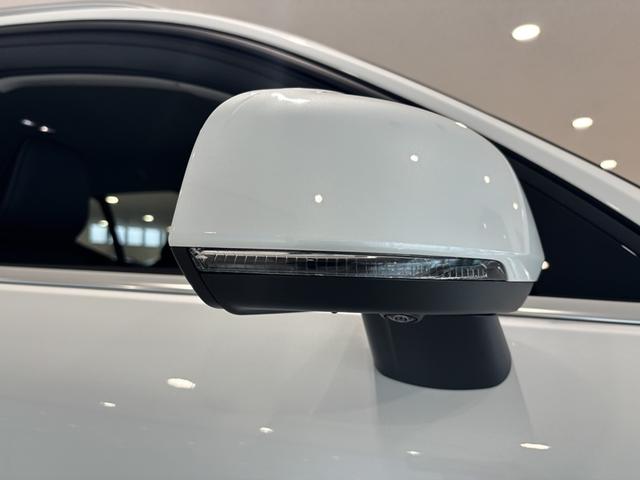 ＸＣ４０ 　認定中古車Ｓｅｌｅｋｔ　保証付　Ｇｏｏｇｌｅ搭載　電動シート　シートヒーター　電動バックドア　３６０度カメラ　アルミホイール　オレフォスシフトノブ　ＬＥＤライト　ハーマンカードン（8枚目）