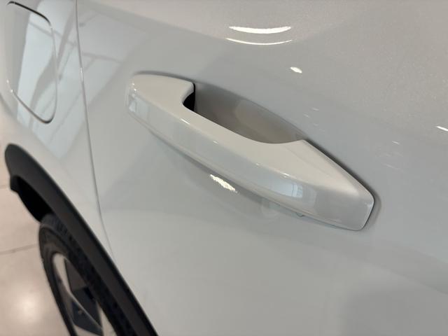 ＸＣ４０ 　認定中古車Ｓｅｌｅｋｔ　保証付　Ｇｏｏｇｌｅ搭載　電動シート　シートヒーター　電動バックドア　３６０度カメラ　アルミホイール　オレフォスシフトノブ　ＬＥＤライト　ハーマンカードン（14枚目）