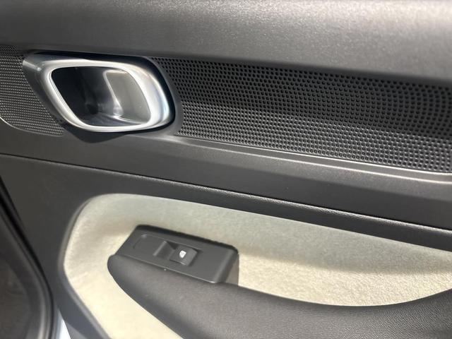 ＸＣ４０ 　認定中古車Ｓｅｌｅｋｔ　保証付　Ｇｏｏｇｌｅ搭載　電動シート　シートヒーター　電動バックドア　３６０度カメラ　アルミホイール　オレフォスシフトノブ　ＬＥＤライト　ハーマンカードン（18枚目）