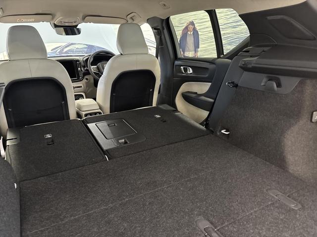 ＸＣ４０ 　認定中古車Ｓｅｌｅｋｔ　保証付　Ｇｏｏｇｌｅ搭載　電動シート　シートヒーター　電動バックドア　３６０度カメラ　アルミホイール　オレフォスシフトノブ　ＬＥＤライト　ハーマンカードン（35枚目）