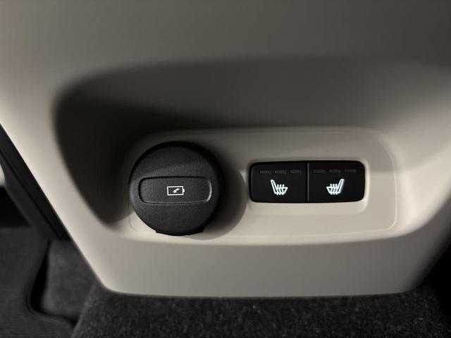ＸＣ４０ 　認定中古車Ｓｅｌｅｋｔ　保証付　Ｇｏｏｇｌｅ搭載　電動シート　シートヒーター　電動バックドア　３６０度カメラ　アルミホイール　オレフォスシフトノブ　ＬＥＤライト　ハーマンカードン（39枚目）