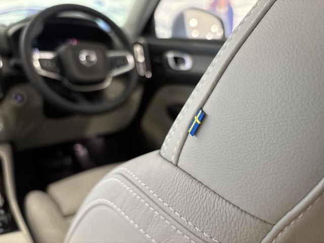 ＸＣ４０ 　認定中古車Ｓｅｌｅｋｔ　保証付　Ｇｏｏｇｌｅ搭載　電動シート　シートヒーター　電動バックドア　３６０度カメラ　アルミホイール　オレフォスシフトノブ　ＬＥＤライト　ハーマンカードン（55枚目）