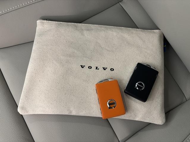 ＸＣ４０ 　認定中古車Ｓｅｌｅｋｔ　保証付　Ｇｏｏｇｌｅ搭載　電動シート　シートヒーター　電動バックドア　３６０度カメラ　アルミホイール　オレフォスシフトノブ　ＬＥＤライト　ハーマンカードン（71枚目）