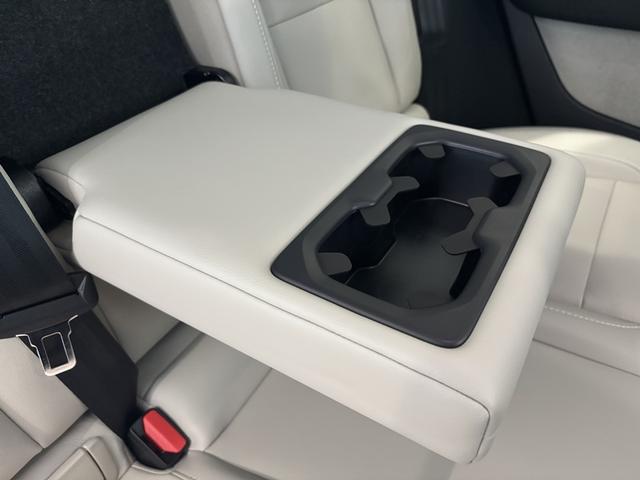 ＸＣ４０ 　認定中古車Ｓｅｌｅｋｔ　保証付　Ｇｏｏｇｌｅ搭載　電動シート　シートヒーター　電動バックドア　３６０度カメラ　アルミホイール　オレフォスシフトノブ　ＬＥＤライト　ハーマンカードン（72枚目）