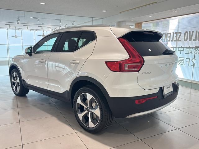 XC40 認定中古車Selekt 保証付 Google搭載 電動シート シートヒーター 電動バックドア 360度カメラ アルミホイール オレフォスシフトノブ LEDライト ハーマンカードン(3枚目)