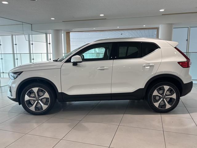 XC40 認定中古車Selekt 保証付 Google搭載 電動シート シートヒーター 電動バックドア 360度カメラ アルミホイール オレフォスシフトノブ LEDライト ハーマンカードン(4枚目)