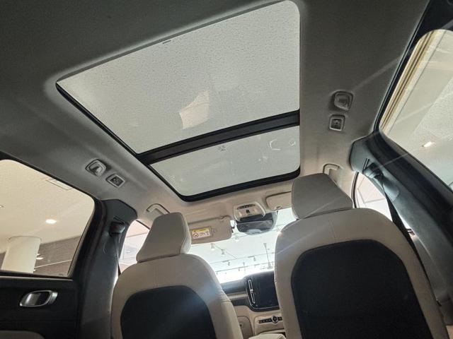 XC40 認定中古車Selekt 保証付 Google搭載 電動シート シートヒーター 電動バックドア 360度カメラ アルミホイール オレフォスシフトノブ LEDライト ハーマンカードン(5枚目)