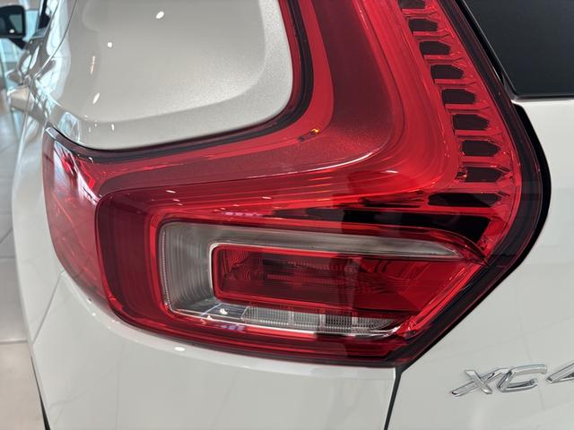 XC40 認定中古車Selekt 保証付 Google搭載 電動シート シートヒーター 電動バックドア 360度カメラ アルミホイール オレフォスシフトノブ LEDライト ハーマンカードン(11枚目)